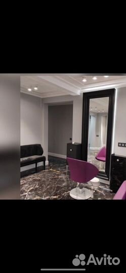 Мастер по наращиванию ресниц