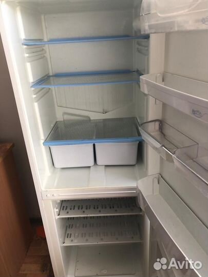 Холодильник indesit