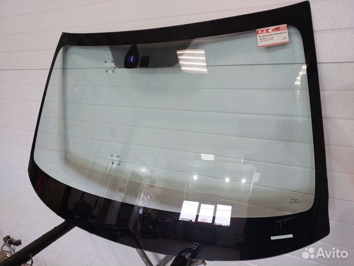 Лобовое стекло Mitsubishi Outlander