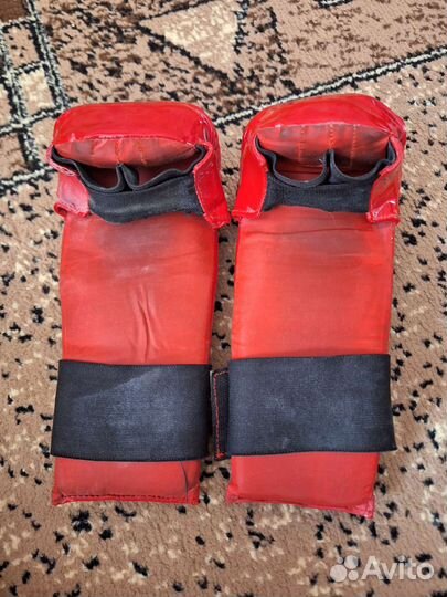 Перчатки для единоборств