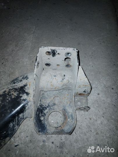 Балка задняя мазда Mazda Demio