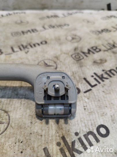 Ручка потолочная Mercedes Gl X164