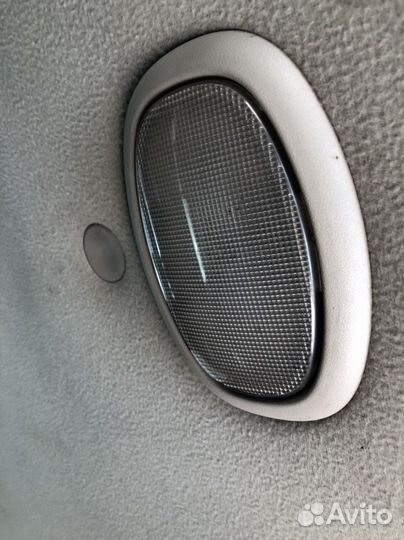 Плафон освещения салона задний Dodge Caravan 4