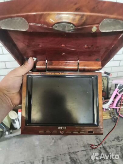 Монитор потолочный