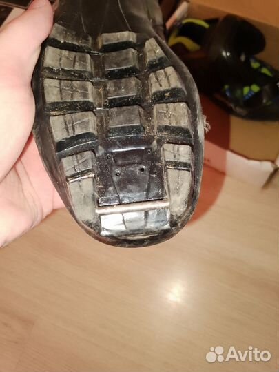 Лыжные ботинки коньковые spine