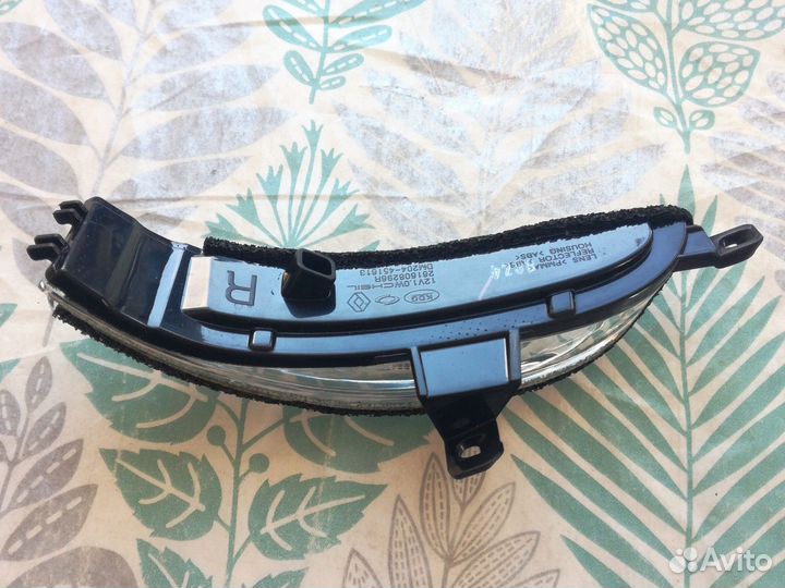 Повторитель поворота зеркало 261608296r колеос