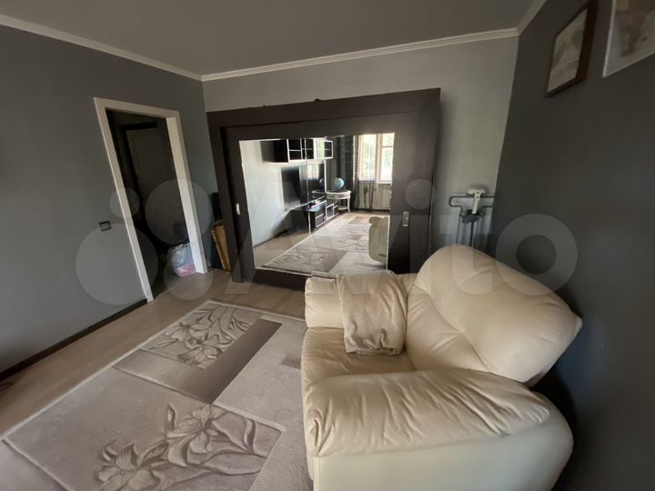 2-к. квартира, 52 м², 3/9 эт.