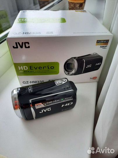 Видеокамера цифровая JVC Everio