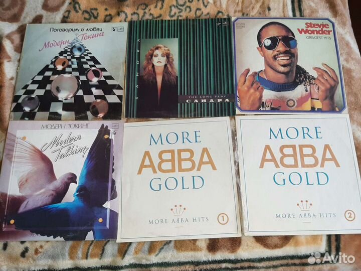 Винил много