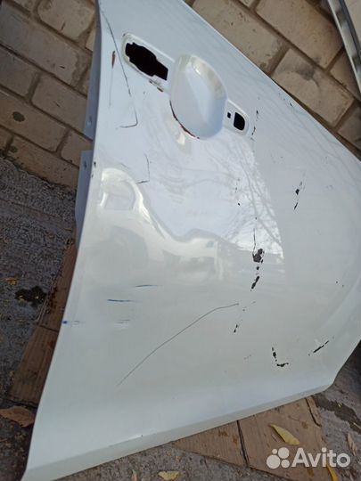 Дверь передняя правая Suzuki Swift 4