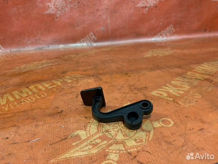 Ручка открывания капота Chevrolet Niva 1 2123 2008