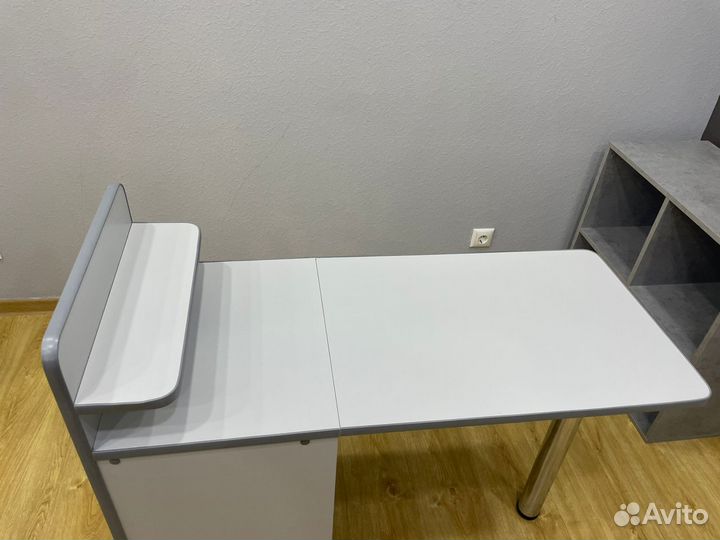 Стол