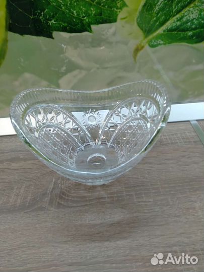 Конфетница хрустальная