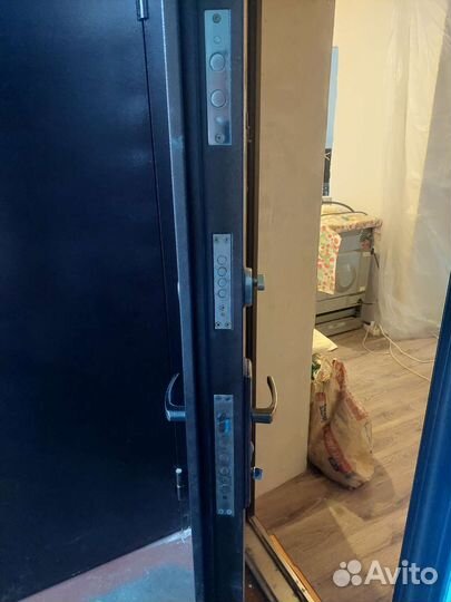 Металлическая дверь бу