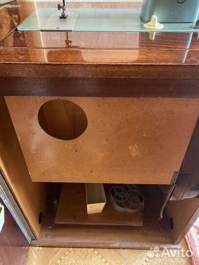 Швейная машина Чайка 2