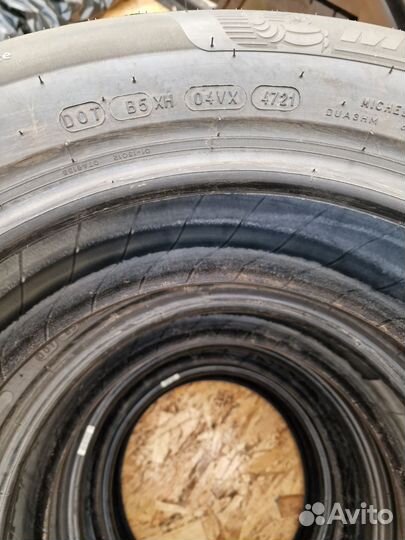 Michelin X-Ice North 4 225/60 R17