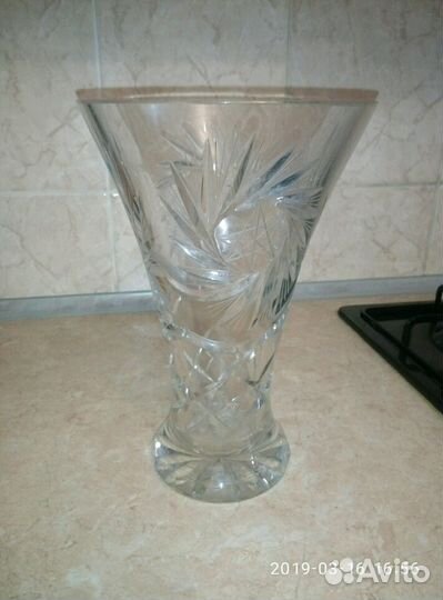 Хрустальная ваза