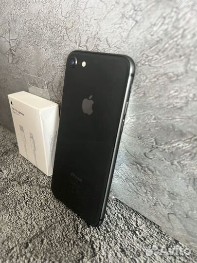 iPhone 8, 64 ГБ