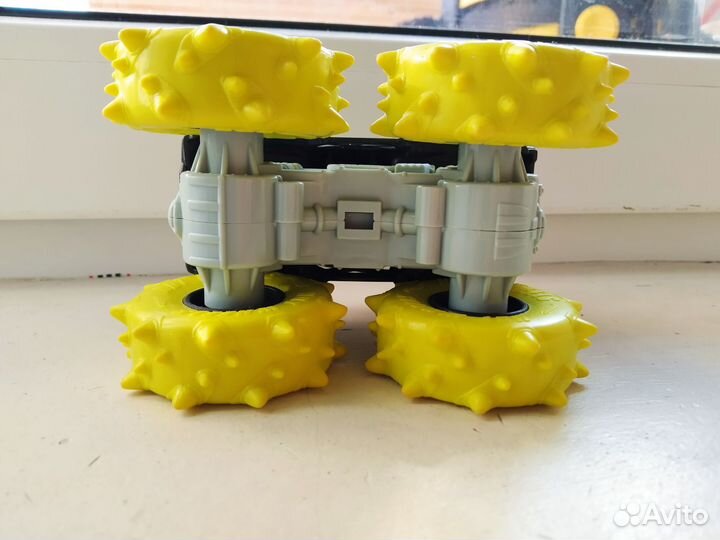 Hot Wheels монстр трак