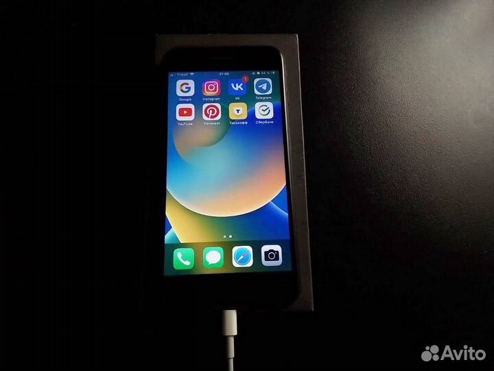 iPhone 8 Plus, 64 ГБ