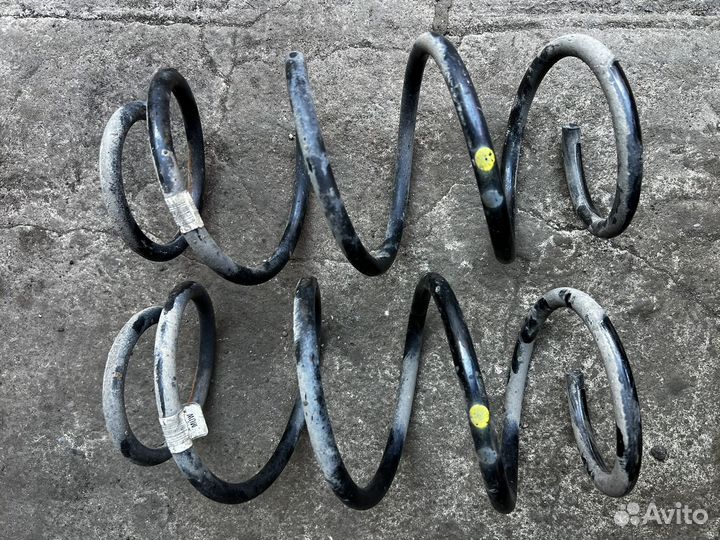 Косплект пружин Octavia A7 1,8