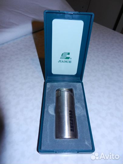 Зажигалка в подарочной коробке