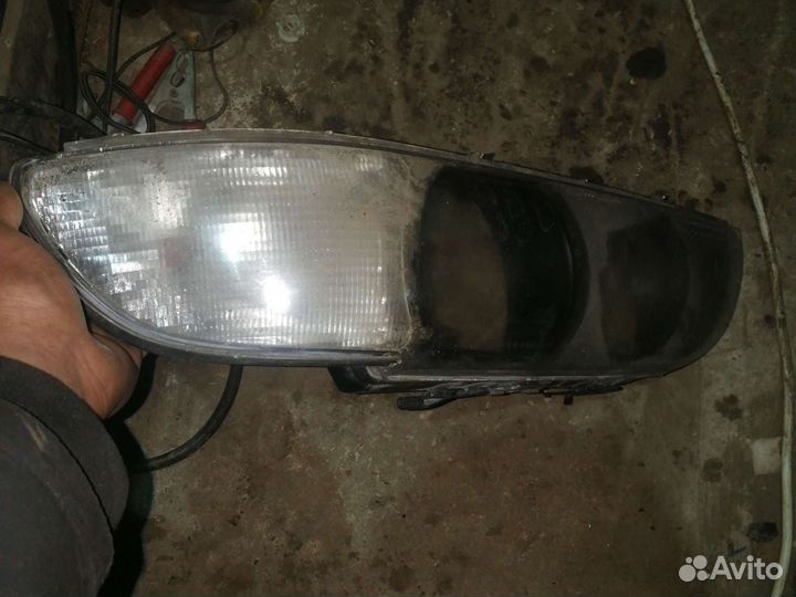 Стекло передней левой фары бмв е39 BMW e39