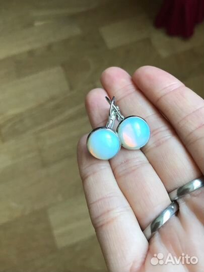 Серьги с лунным камнем