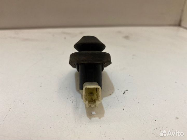 Датчик открытия двери Mazda 6 седан GG 2.0 2003