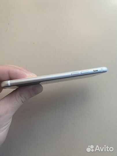 iPhone SE (2020), 64 ГБ