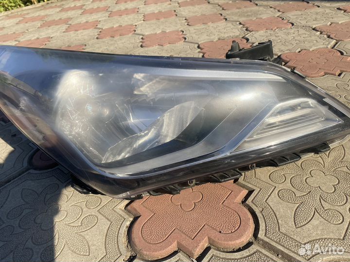 Фара передняя правая на hyundai solaris 1 Ресталин