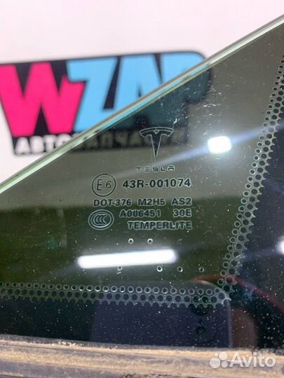Стекло двери передней левой Tesla Model S 2015