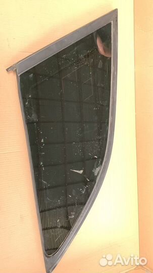 Заднее боковое глухое стекло Audi A6 C7 Avant