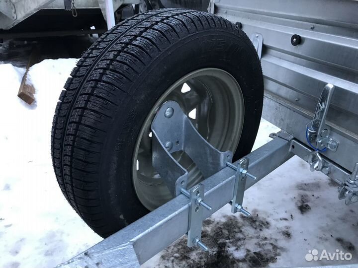 Прицепа Кронштейн для запасного колеса