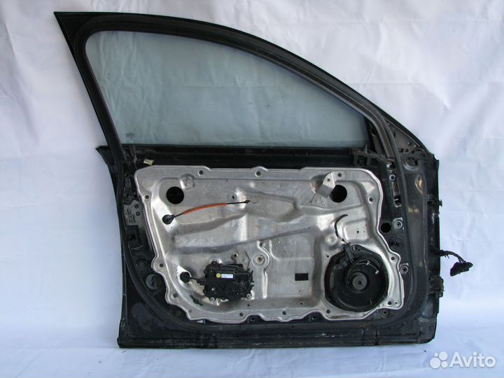 Audi A8 D3 Дверь передняя левая