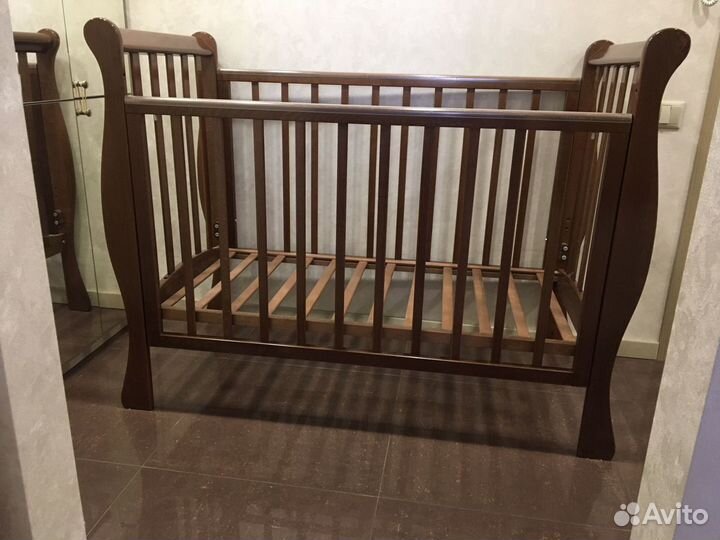 Детская кроватка