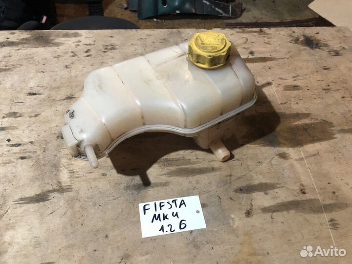 Расширительный бачок Ford Fiesta MK4 2001г