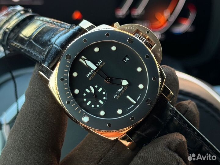 Часы Panerai Luminor Submersible