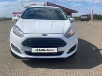 Ford Fiesta 1.6 AMT, 2016, битый, 171 000 км, с пробегом, цена 730 000 руб.