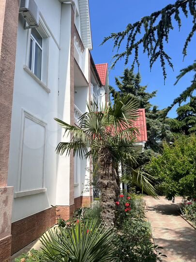 Дом 485 м² на участке 6 сот.