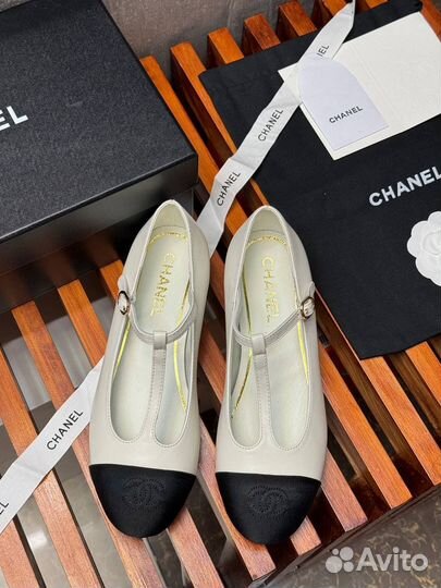 Балетки Chanel белые
