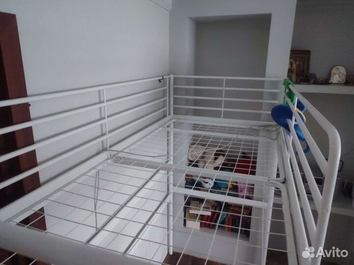 Кровать-чердак металлическая