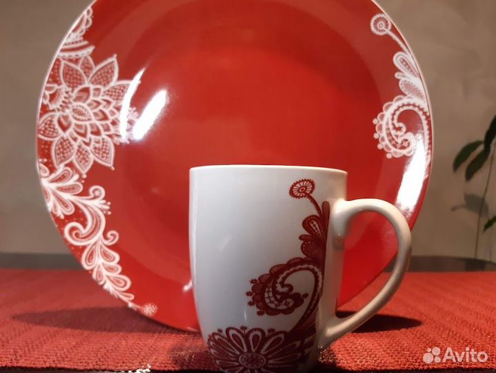 Набор посуды Burgundy (тарелка, чаша, кружка)