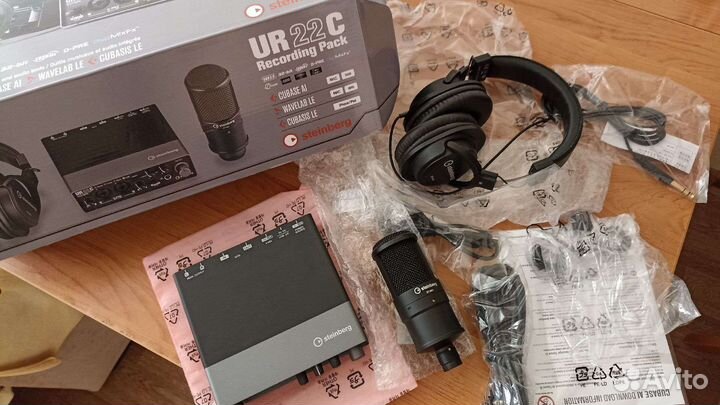 Аудиоинтерфейс Steinberg Ur22C Recording Pack