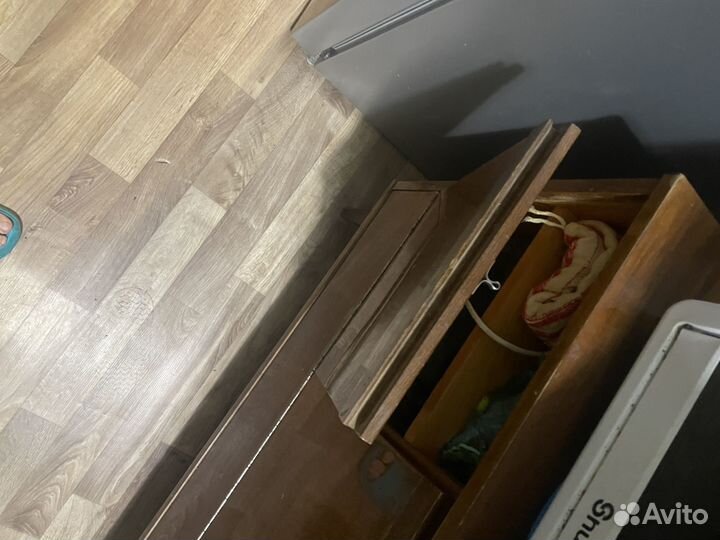 Тумба, натуральное дерево, орех