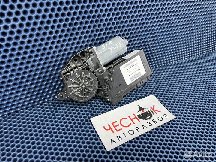 Моторчик стеклоподъемника задний правый Volkswagen