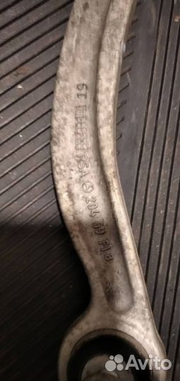 Продольный рычаг задней подвески левый Mercedes-B