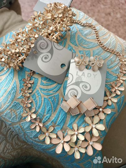 Набор бижутерии, колье, браслет, серьги клипсы