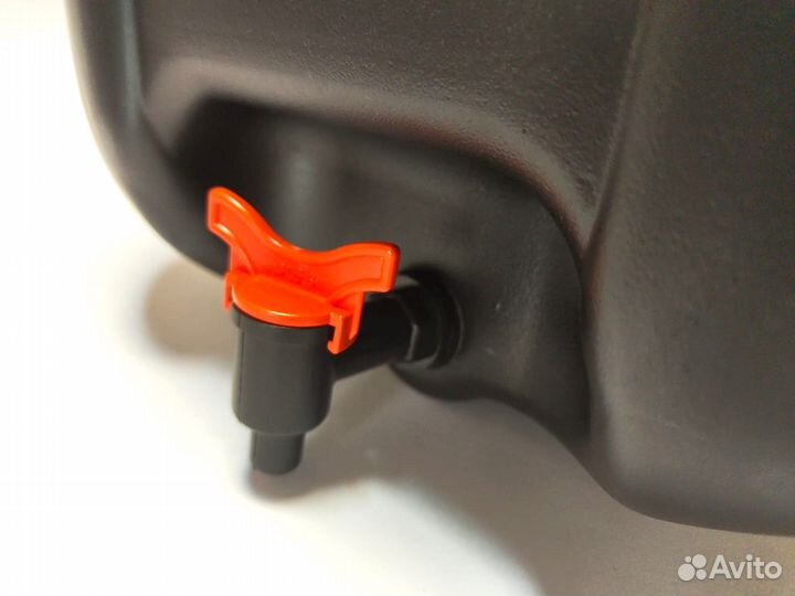 Бак 30л черный (рукомойник) без крепежа