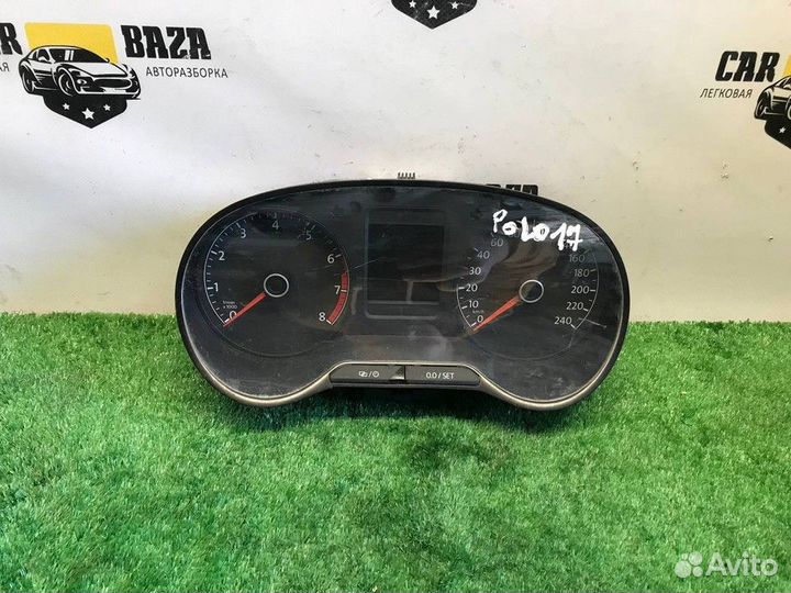 Панель приборов Volkswagen Polo